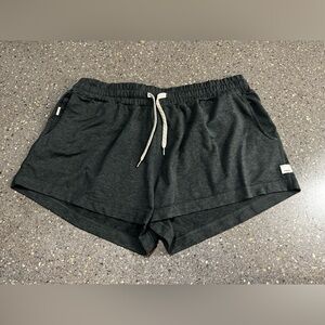 Vuori Halo Performance Short in Green. Size Large